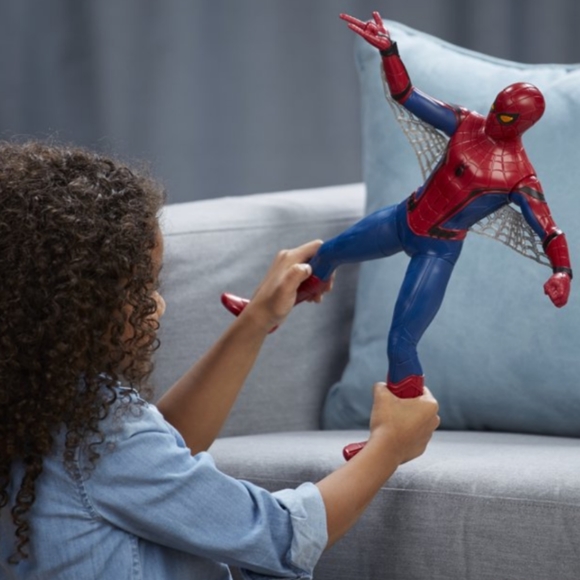 Marvel/HasbroTech Suit Spider-Man figure, - Picture 4 of 16